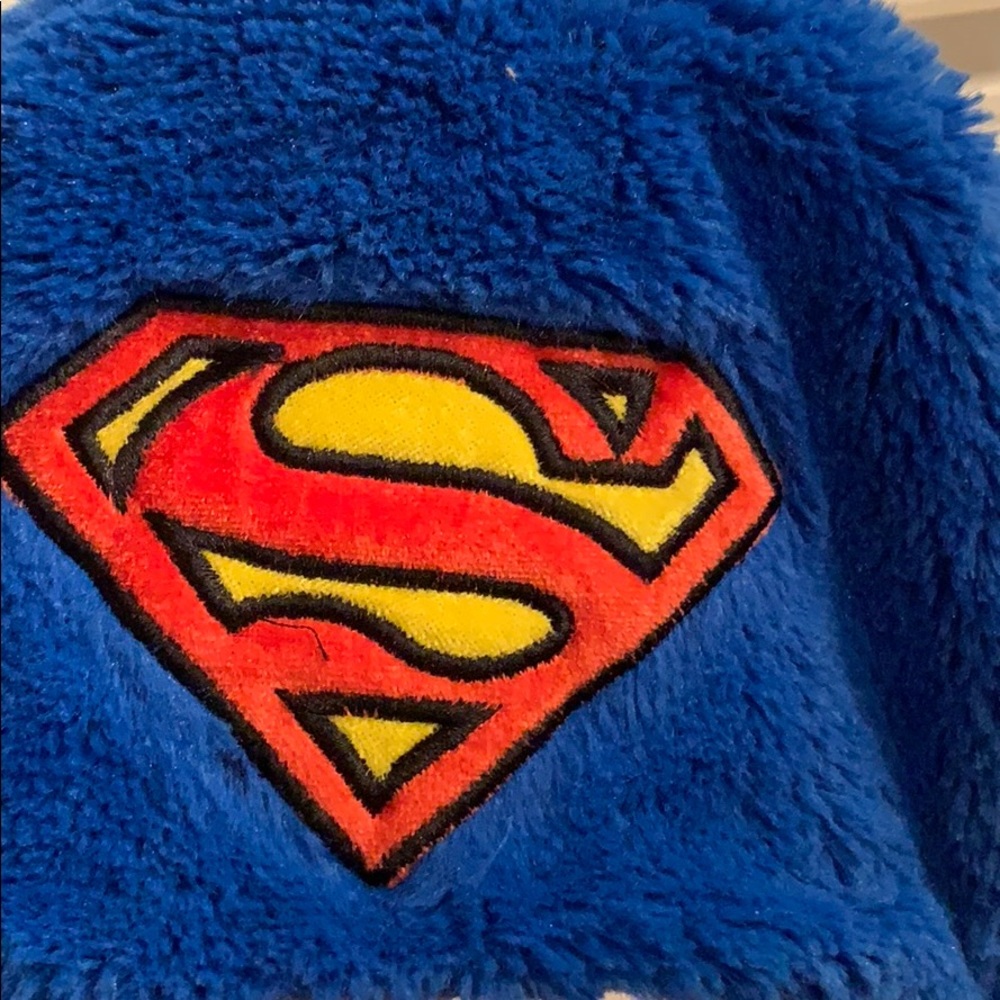 Dc comics Superman winter hat. Size 12 - Picture 7 of 8